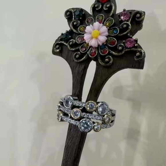 Huitan Jewelry - Elegant Silver and Gold Multi-Stone Ring